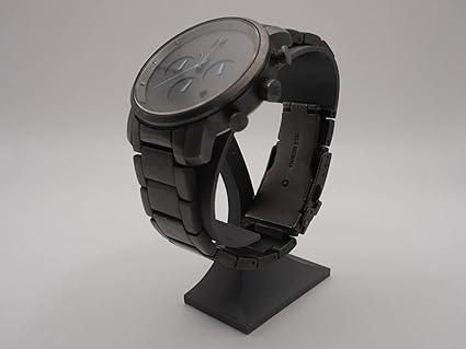 Modern Curved Watch Display Stand - Elegance in Motion